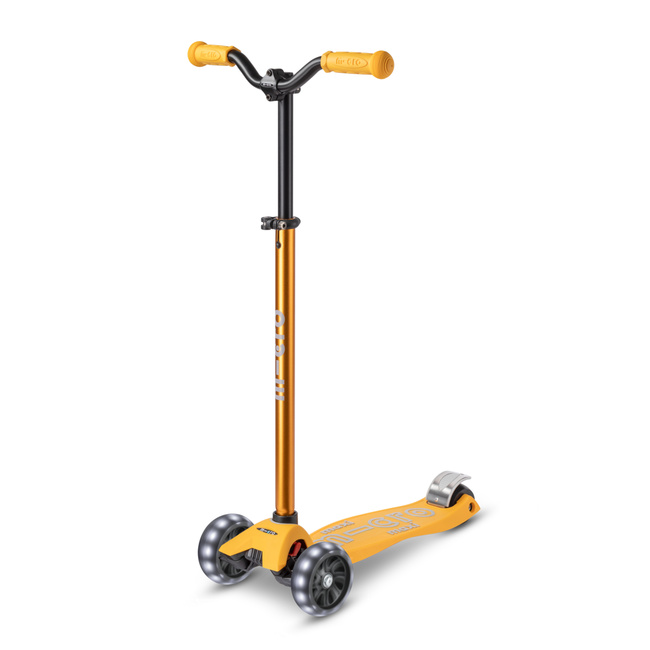 Maxi Micro Deluxe Pro LED Scooter